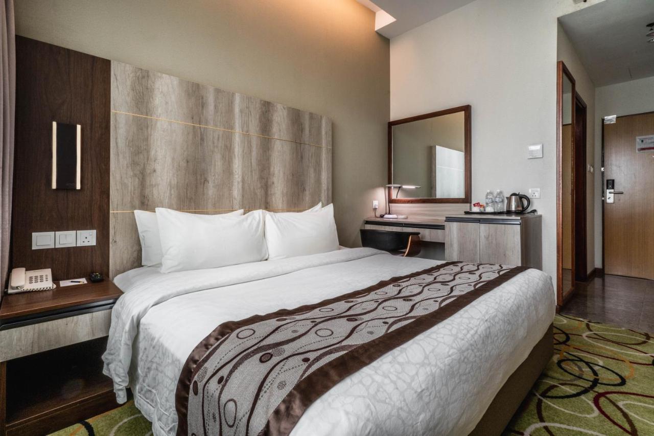 Ano Hotel Miri Esterno foto