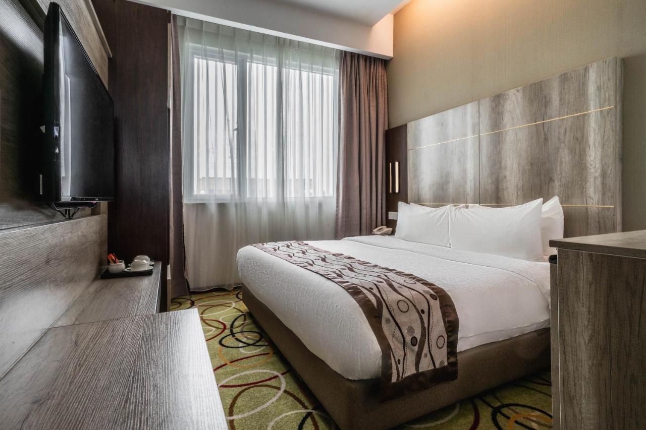 Ano Hotel Miri Esterno foto