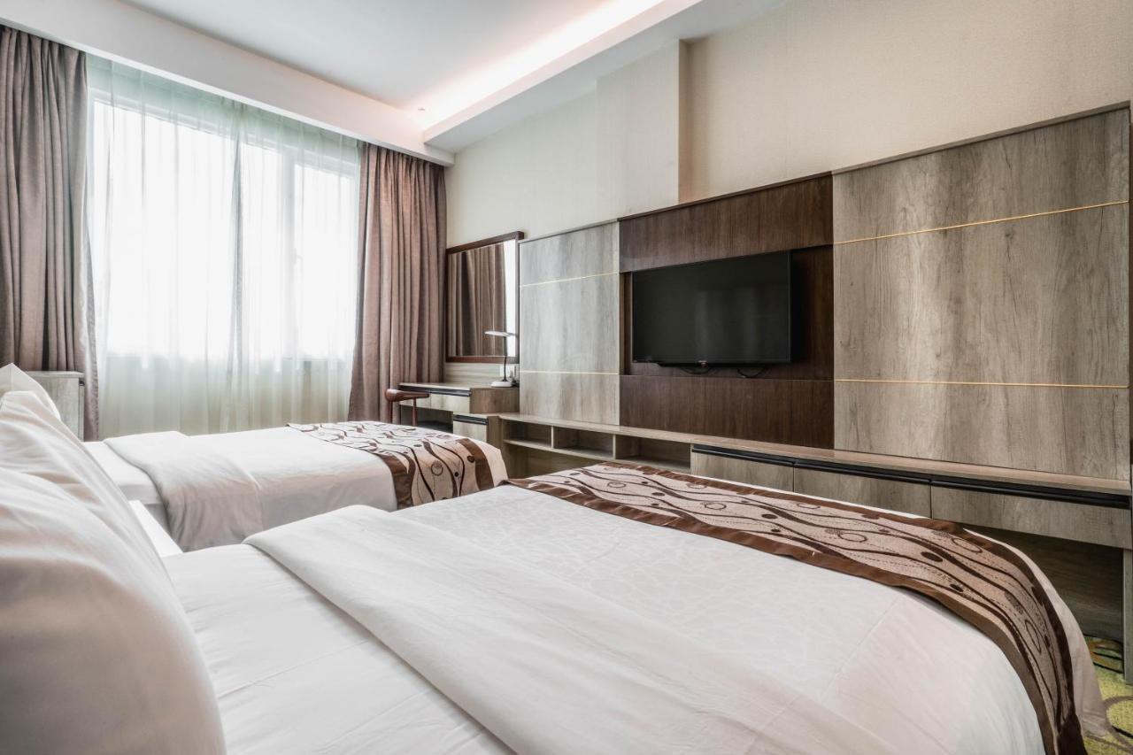 Ano Hotel Miri Esterno foto