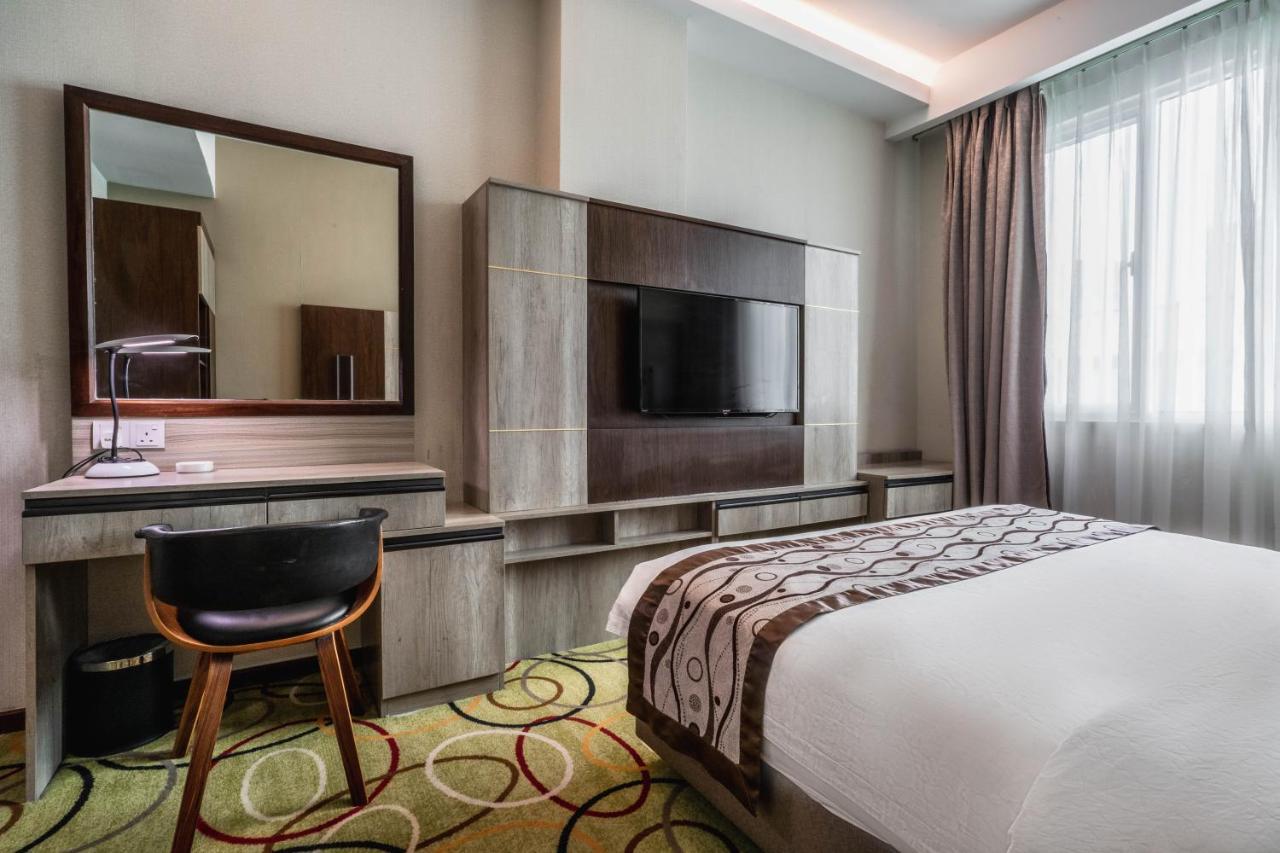 Ano Hotel Miri Esterno foto