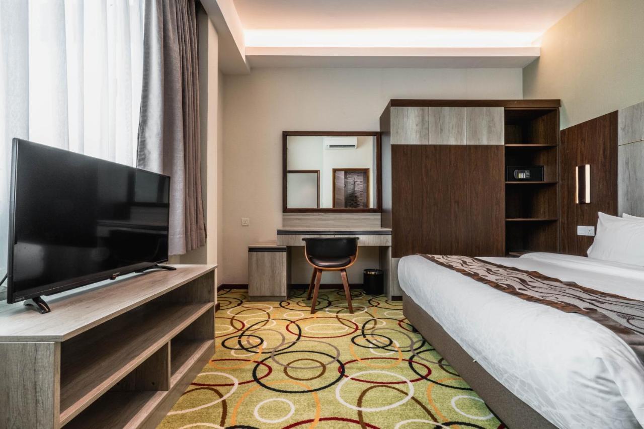 Ano Hotel Miri Esterno foto