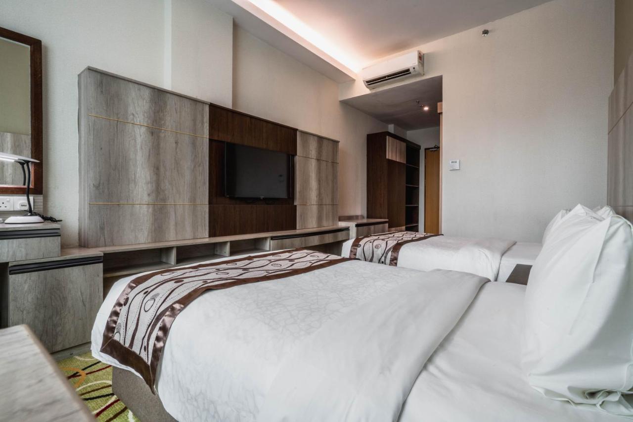 Ano Hotel Miri Esterno foto