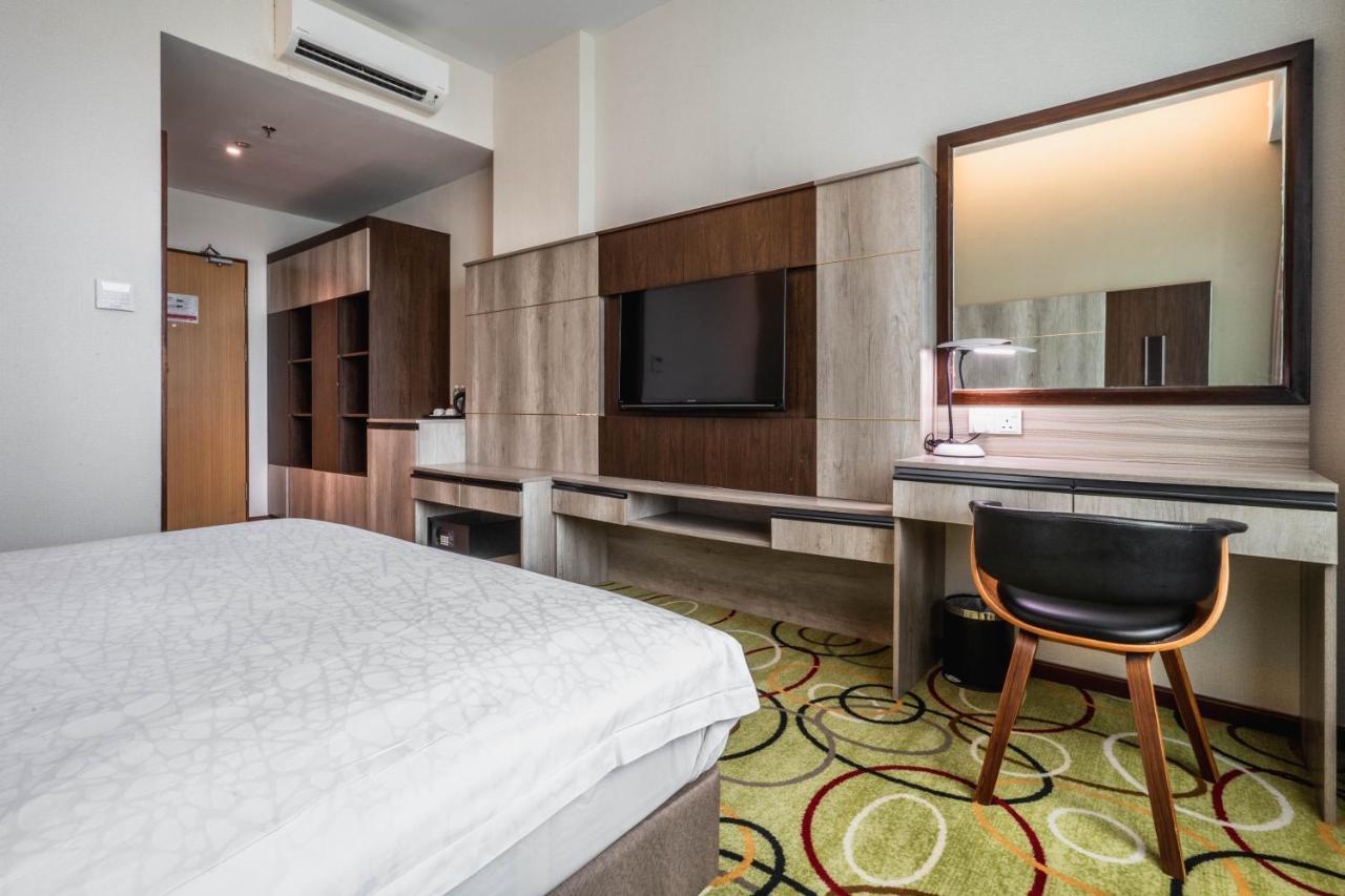 Ano Hotel Miri Esterno foto