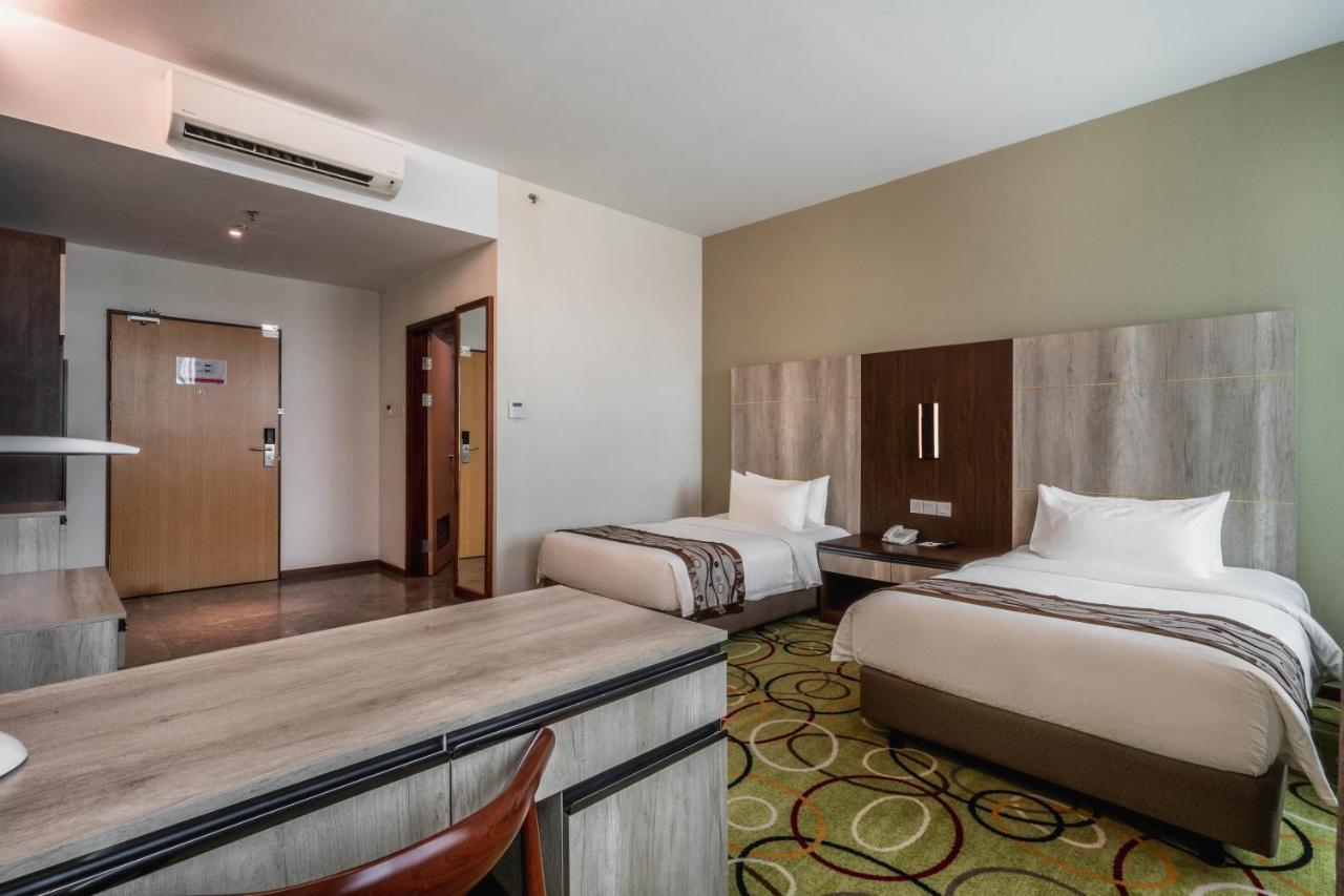 Ano Hotel Miri Esterno foto