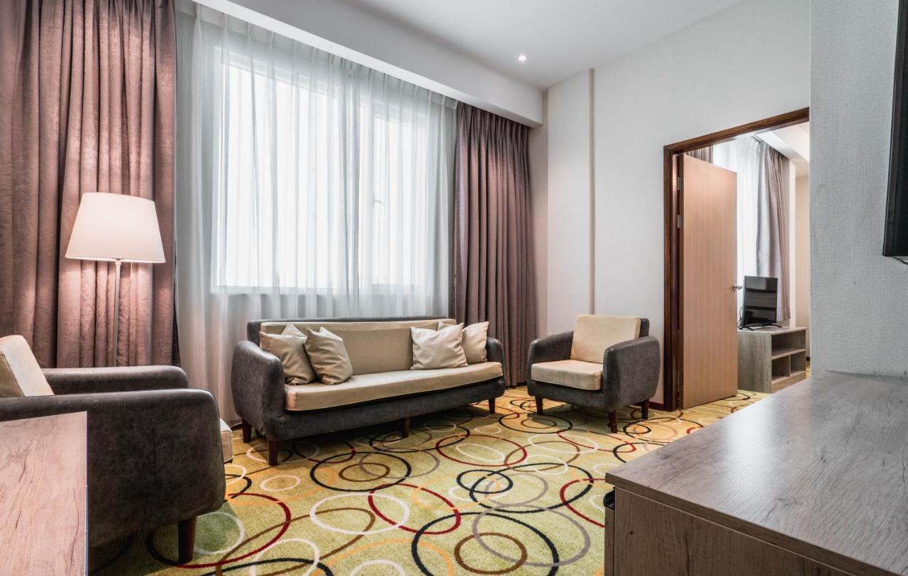 Ano Hotel Miri Esterno foto