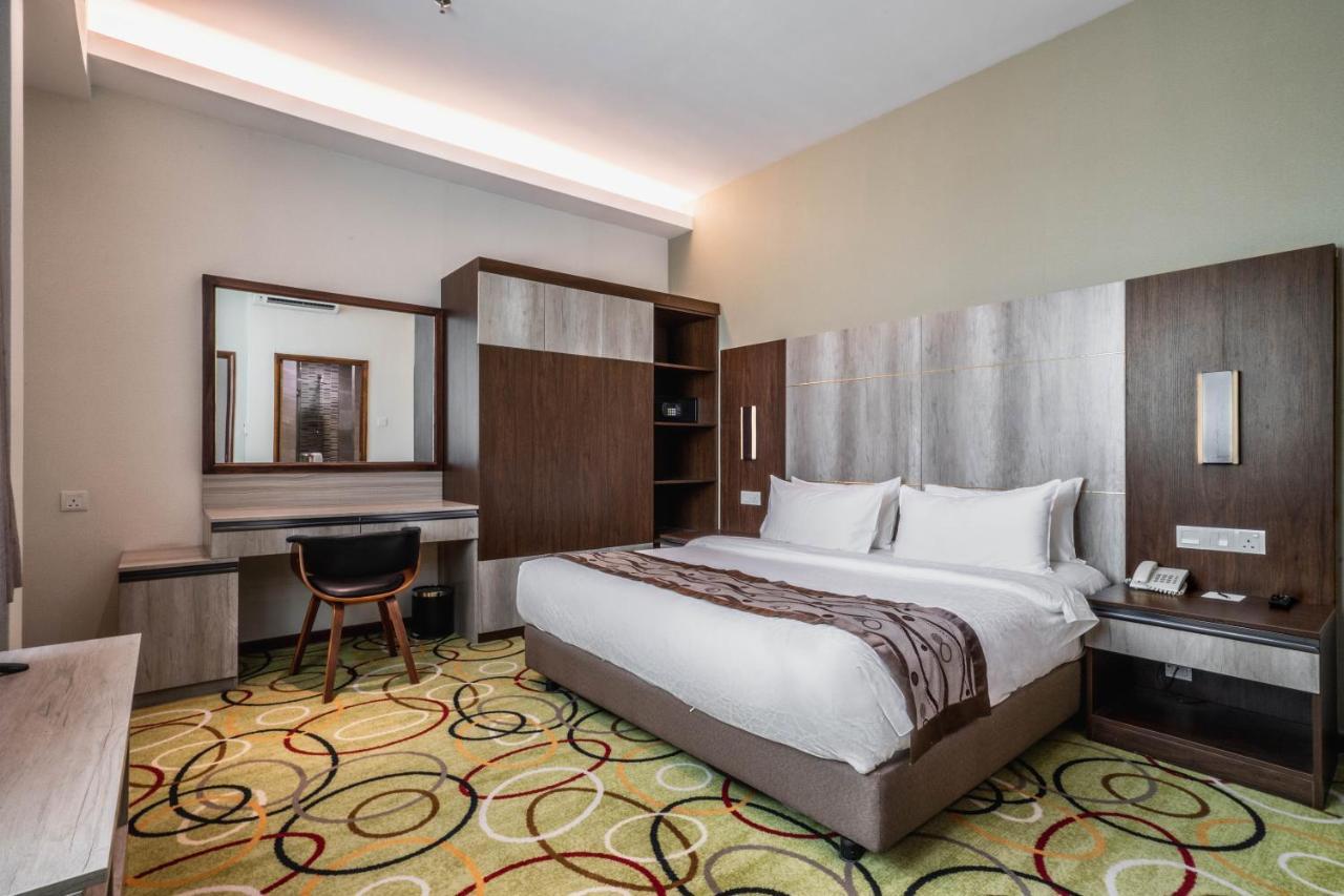 Ano Hotel Miri Esterno foto