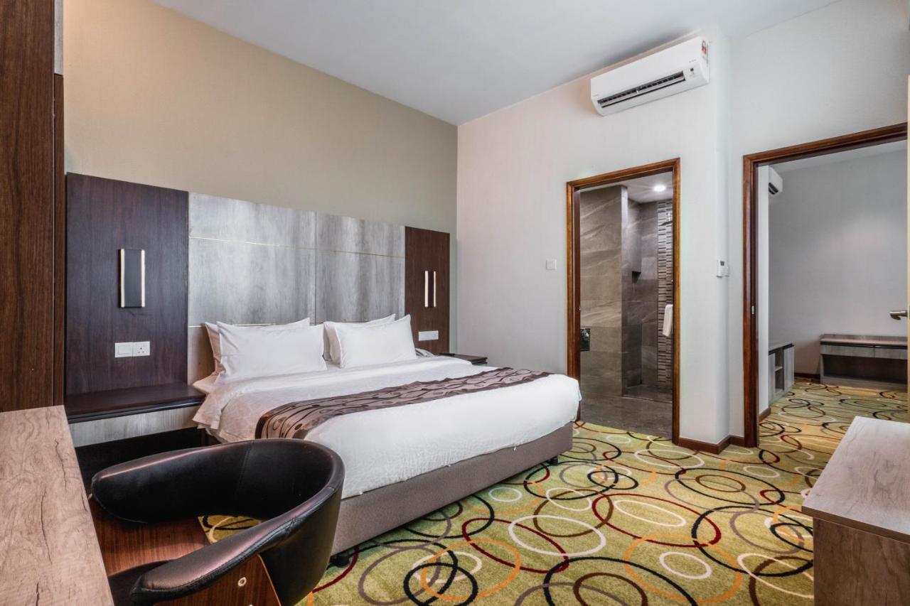 Ano Hotel Miri Esterno foto