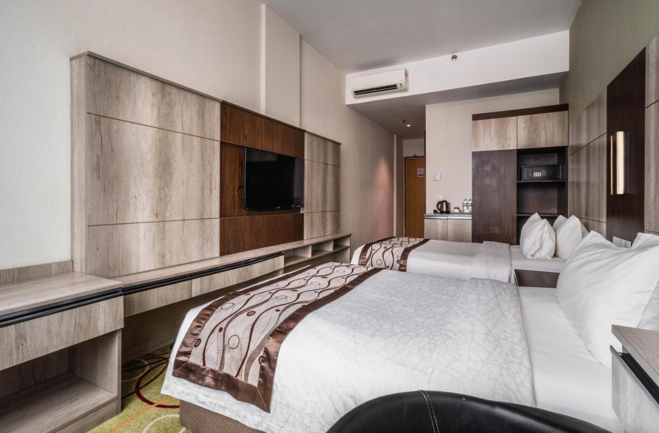 Ano Hotel Miri Esterno foto