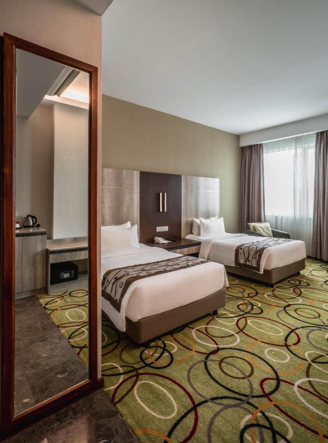 Ano Hotel Miri Esterno foto