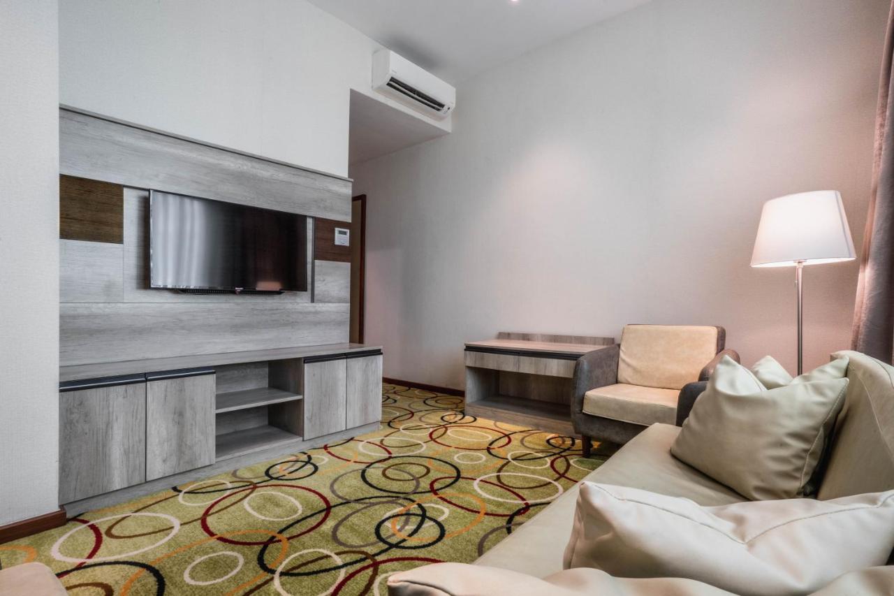 Ano Hotel Miri Esterno foto